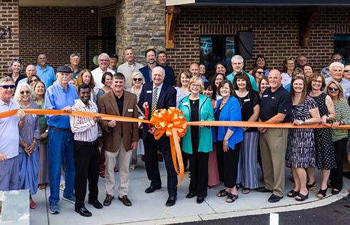 LifeStore Bank and Insurance Host Ribbon Cutting